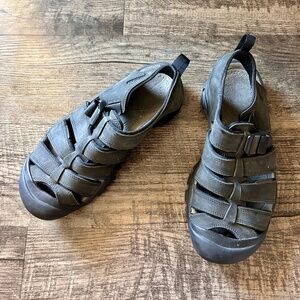 Keen Grey/Green Sandals Men's Size 9 US / 8.5 UD 42 EU